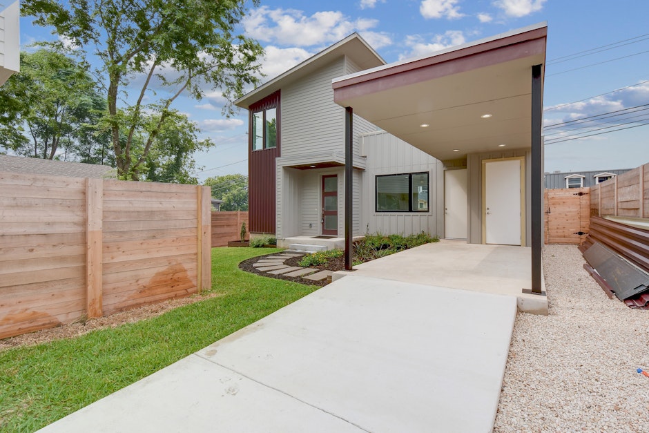 313 Blackson Avenue B, Austin, TX 78752, Presented by Gemma Willans